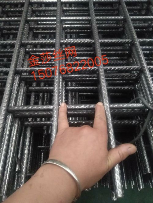 帶肋鋼筋網(wǎng)片報(bào)價(jià)與廠家選擇指南及護(hù)欄網(wǎng)排焊機(jī)應(yīng)用分析